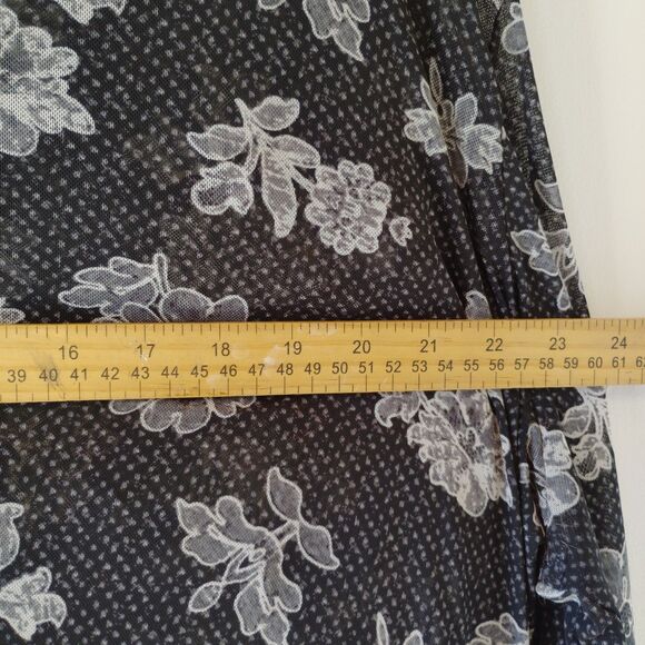 Lane Bryant women's bundle of 2 floral tops size 22 - Picture 5 of 8